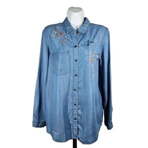 BEACHLUNCHLOUNGE COLLECTION EMBROIDERED BIRD CHAMBRAY BLOUSE